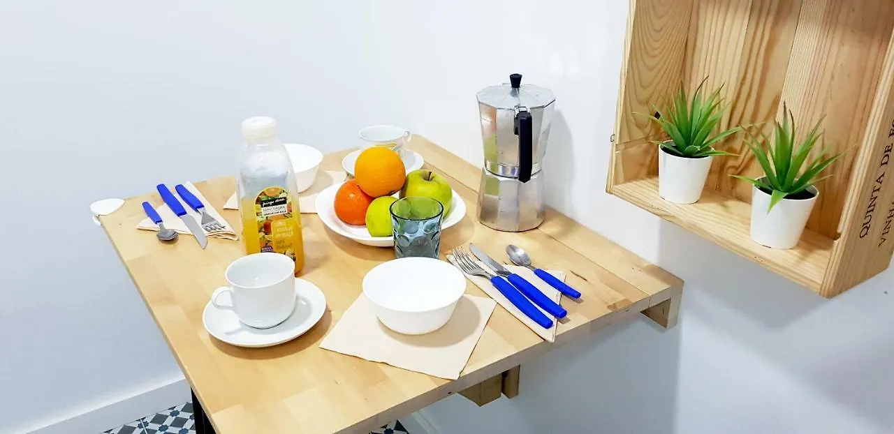 * 5 Star Apartment In Historic District * Walk 2 Alfama! Lisboa