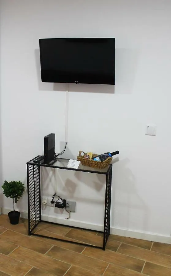 * 5 Star Apartment In Historic District * Walk 2 Alfama! Lisbon