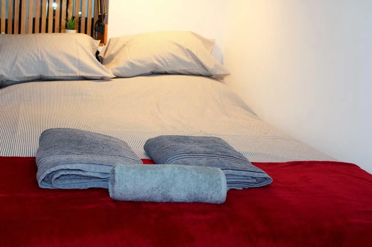 * 5 Star Apartment In Historic District * Walk 2 Alfama! Lisboa