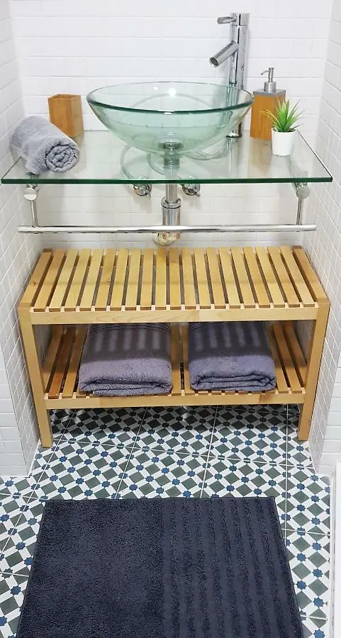 * 5 Star Apartment In Historic District * Walk 2 Alfama! Lisboa